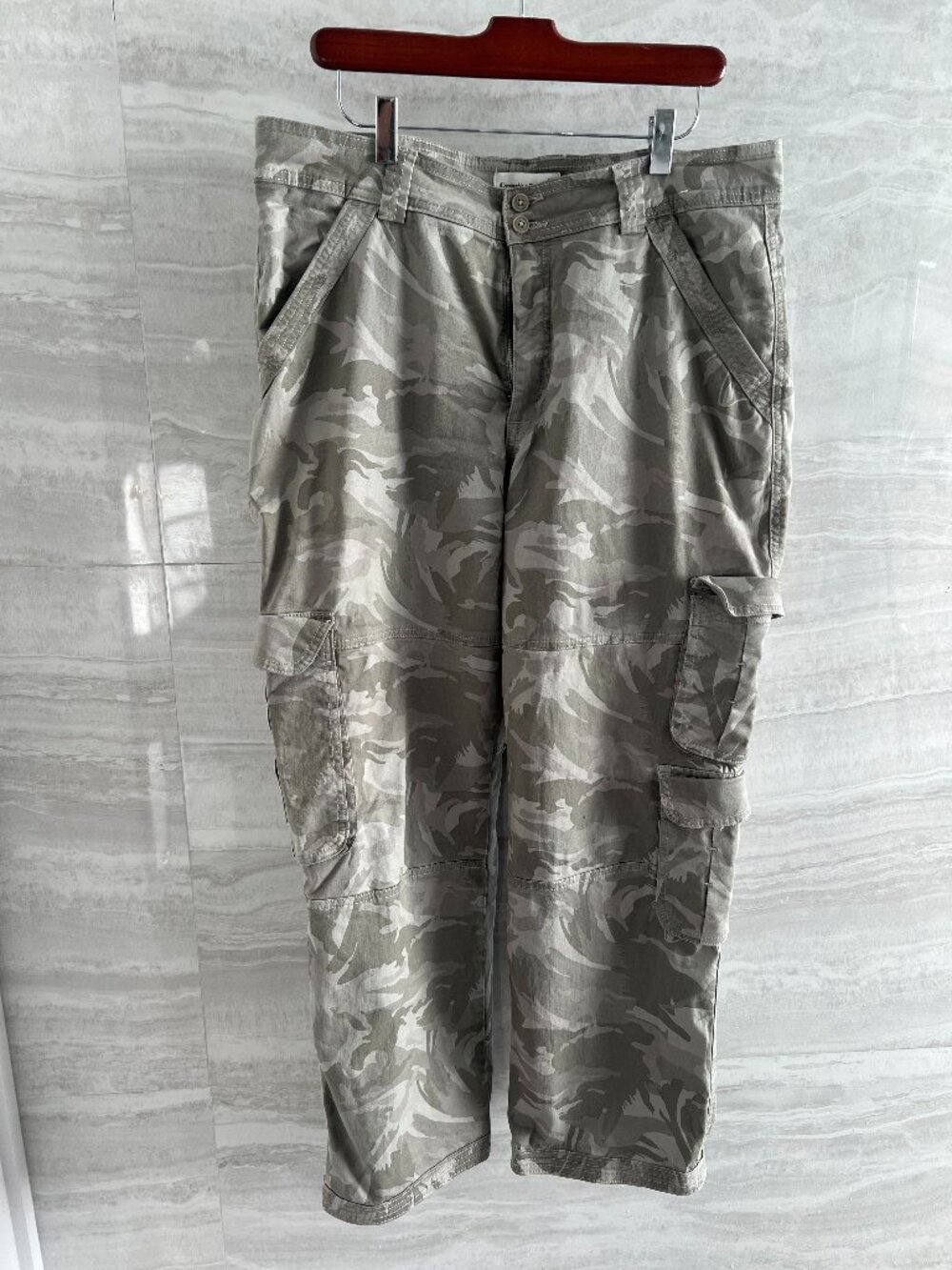 Abercrombie & Fitch Camo Cargo Utility Pants Size 32 / 14S